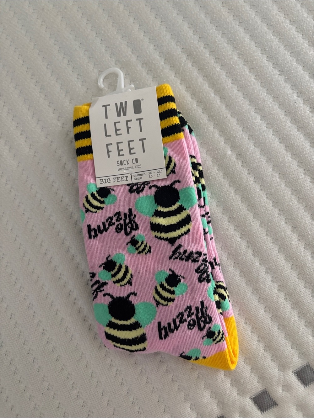 Women’s buzz 🐝 off socks